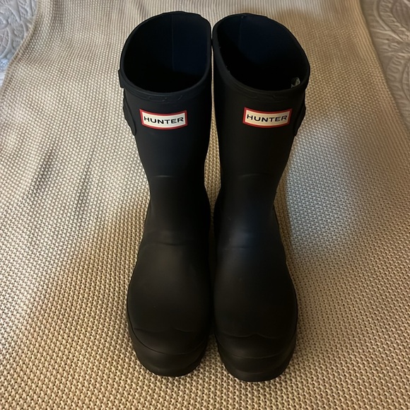 Hunter Boots 9 M Women’s Navy Blue Rubber Designer Trendy Mid Calf Perfect - Picture 3 of 7